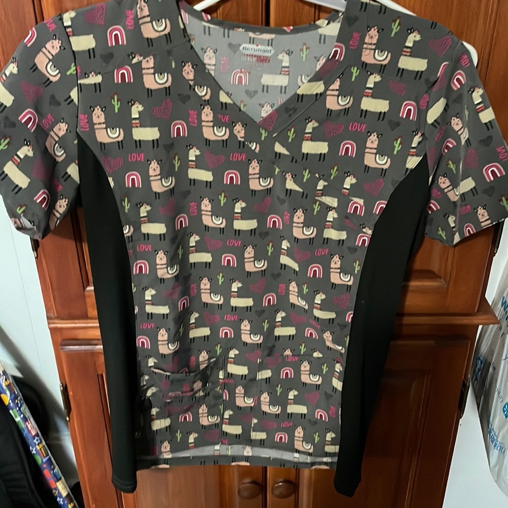 Llama scrub top
